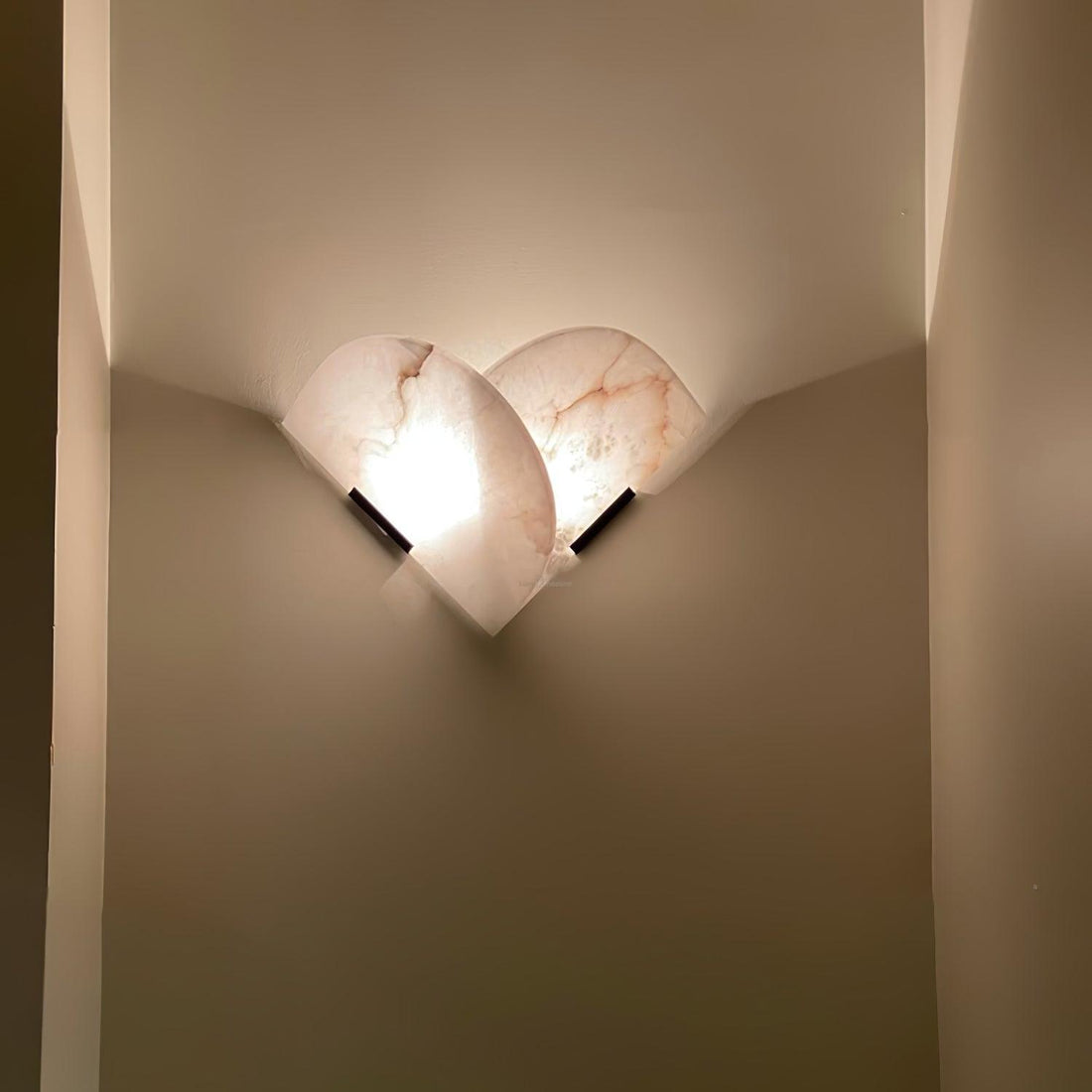Fly Gaby Wall Sconce Alabaster