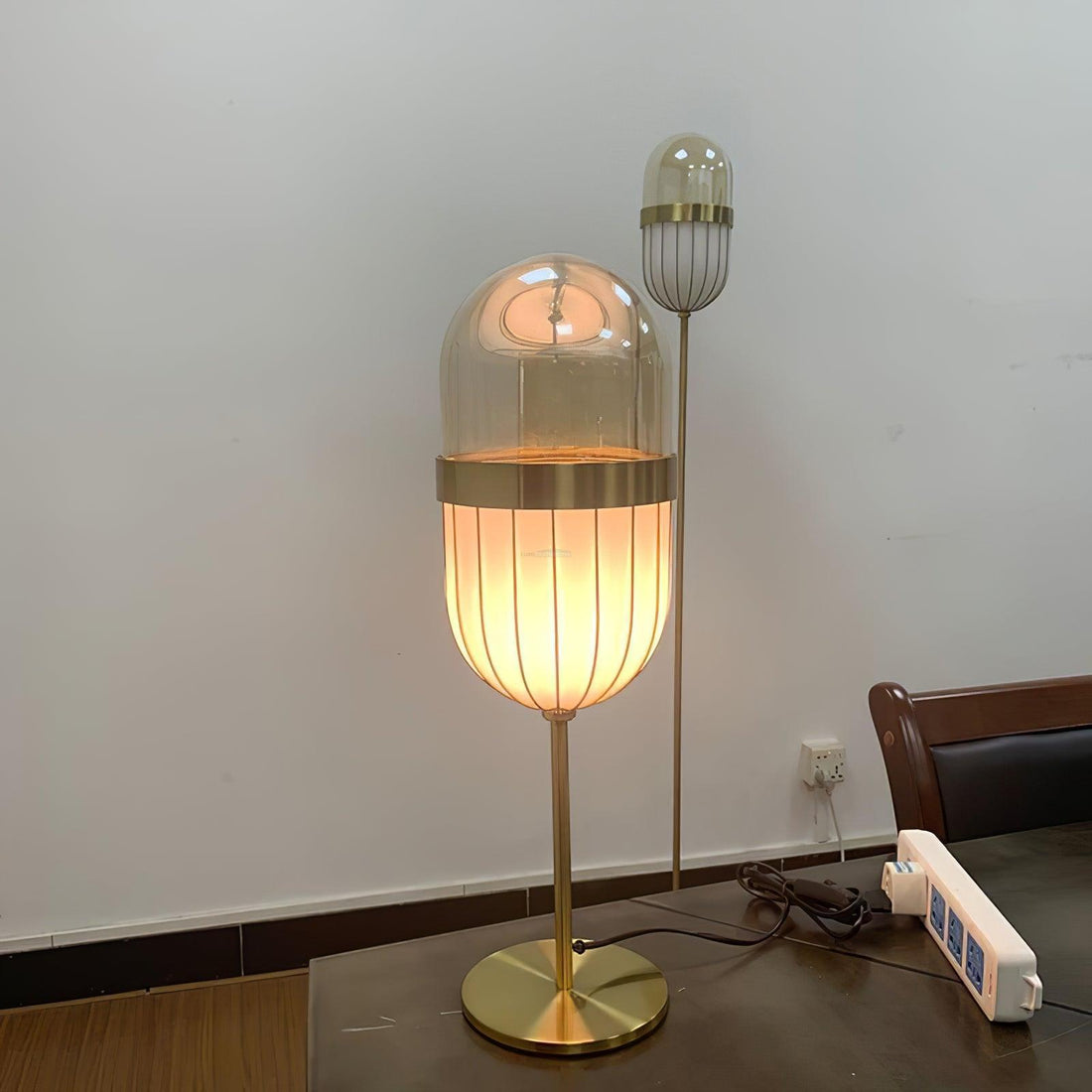 Lampa stołowa w kształcie pigułki ∅ 6,7″