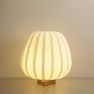 Minimalistyczna lampa stołowa z tkaniny