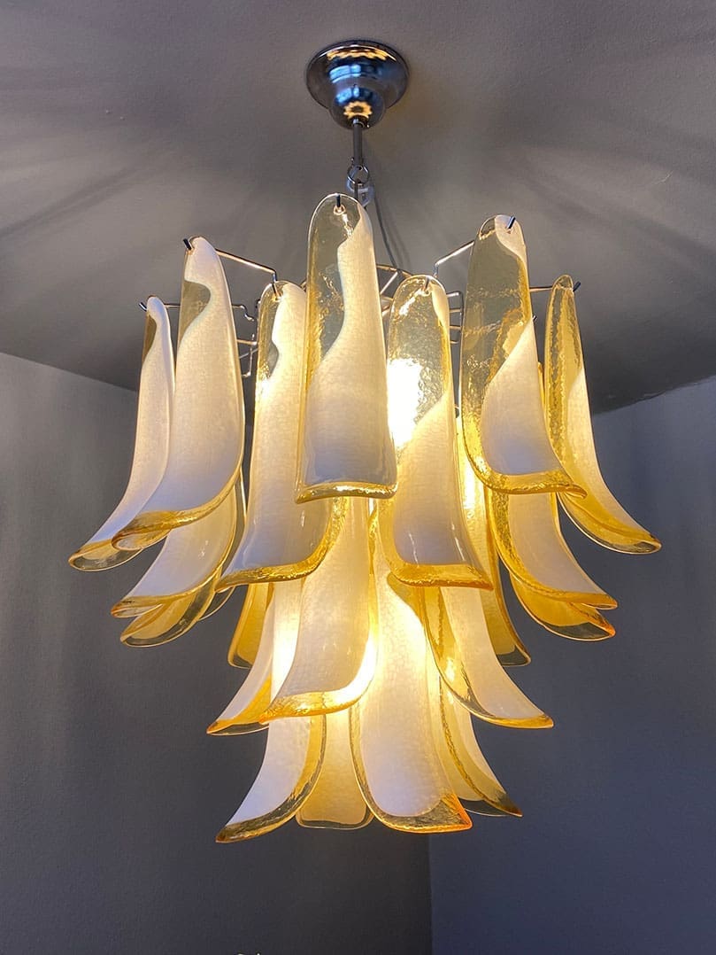 Murano Chandelier – 26 petals – Amber