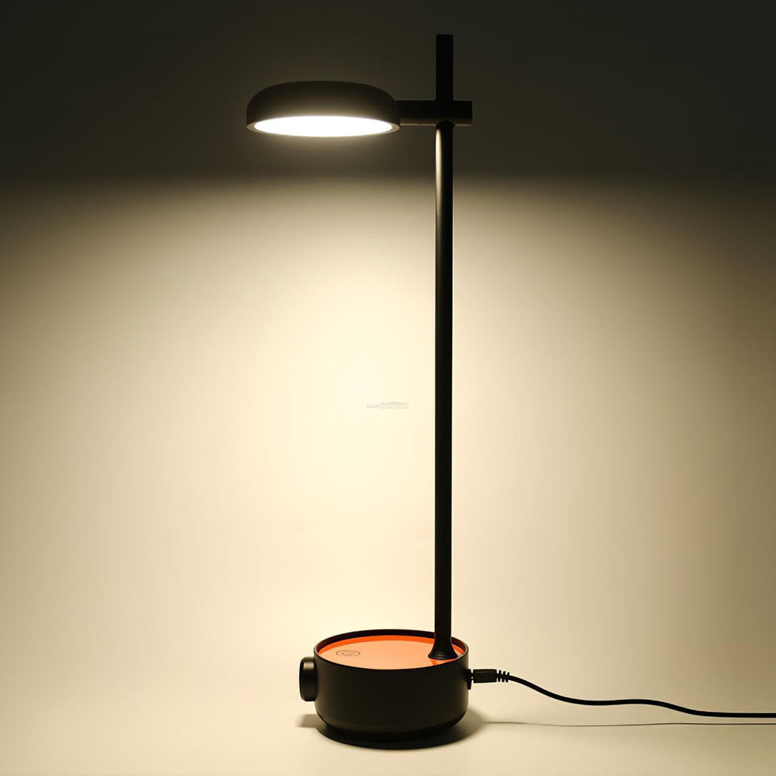Focal Table Lamp