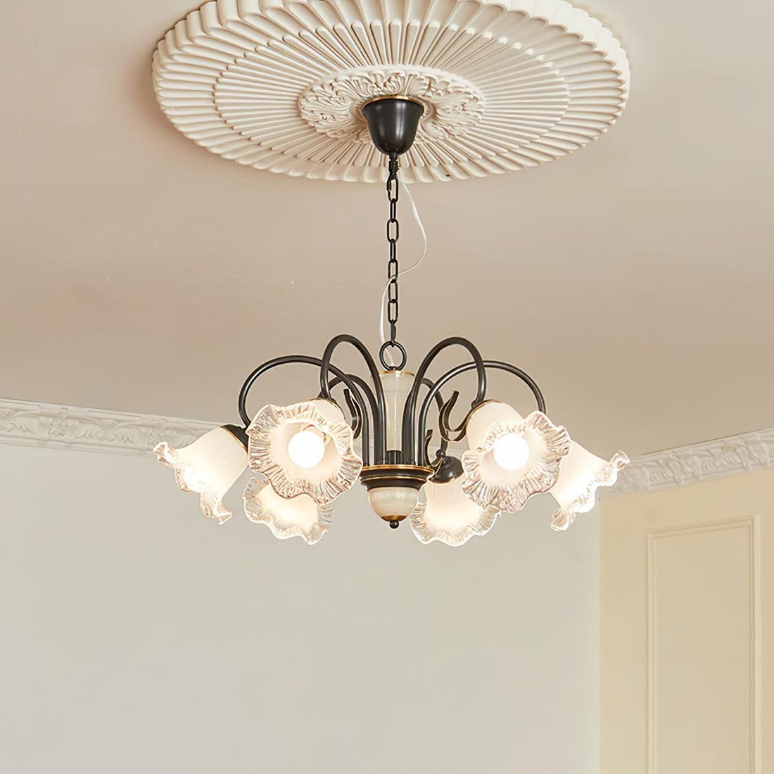 Luce Black Chandelier with 3/6/8 heads