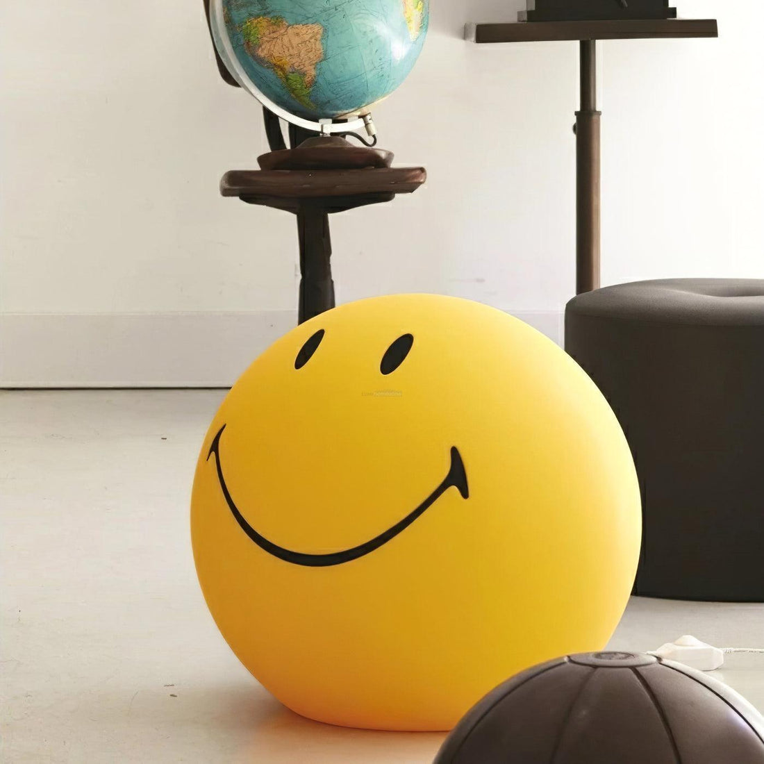 Smiling Style Table Lamp